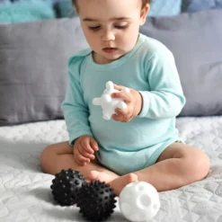 Akuku piłeczki zabawki sensoryczne sensory 4szt