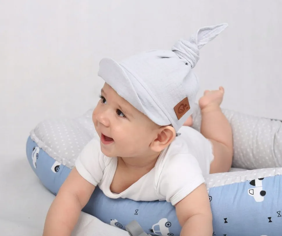 Chustka wiązana z daszkiem muślinowa chusteczka czapka na głowę Babymam