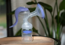 Lansinoh laktator ręczny dwufazowy manualny odciągacz mleka butelka 160ml