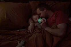 Philips Avent zestaw butelka + smoczek natural response nighttime SCD838/17