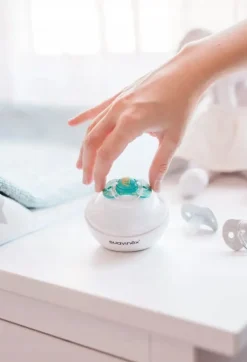 Suavinex przenośny sterylizator UV do smoczków różowy